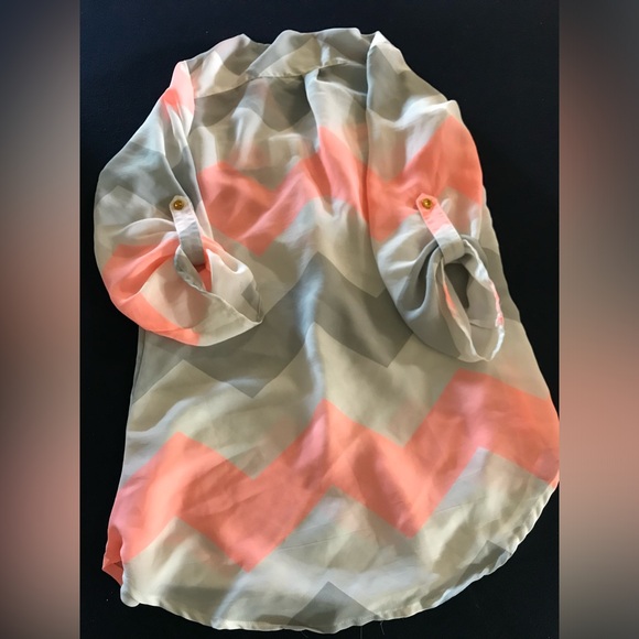 ‼️Mix and Match 3 items for $5‼️ Womens size small Rue 21 blouses - Picture 3 of 3